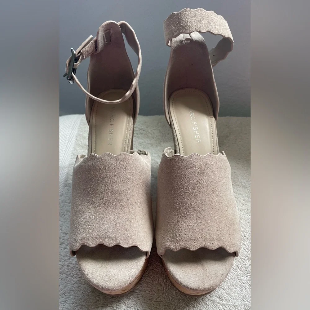 Marc Fisher taupe side